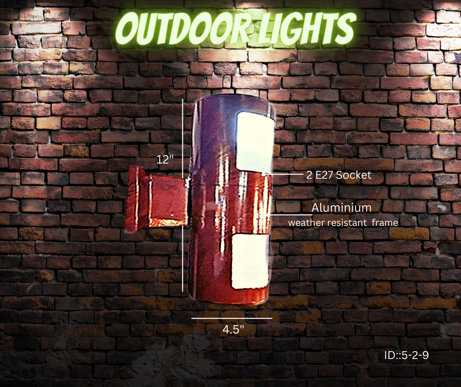 OUTDOOR WALL LIGHT
